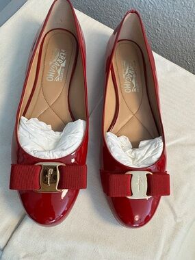 Salvatore Ferragamo Red Patent Vara Bow Flats with Gold Hardware- Size 9.5 Woman